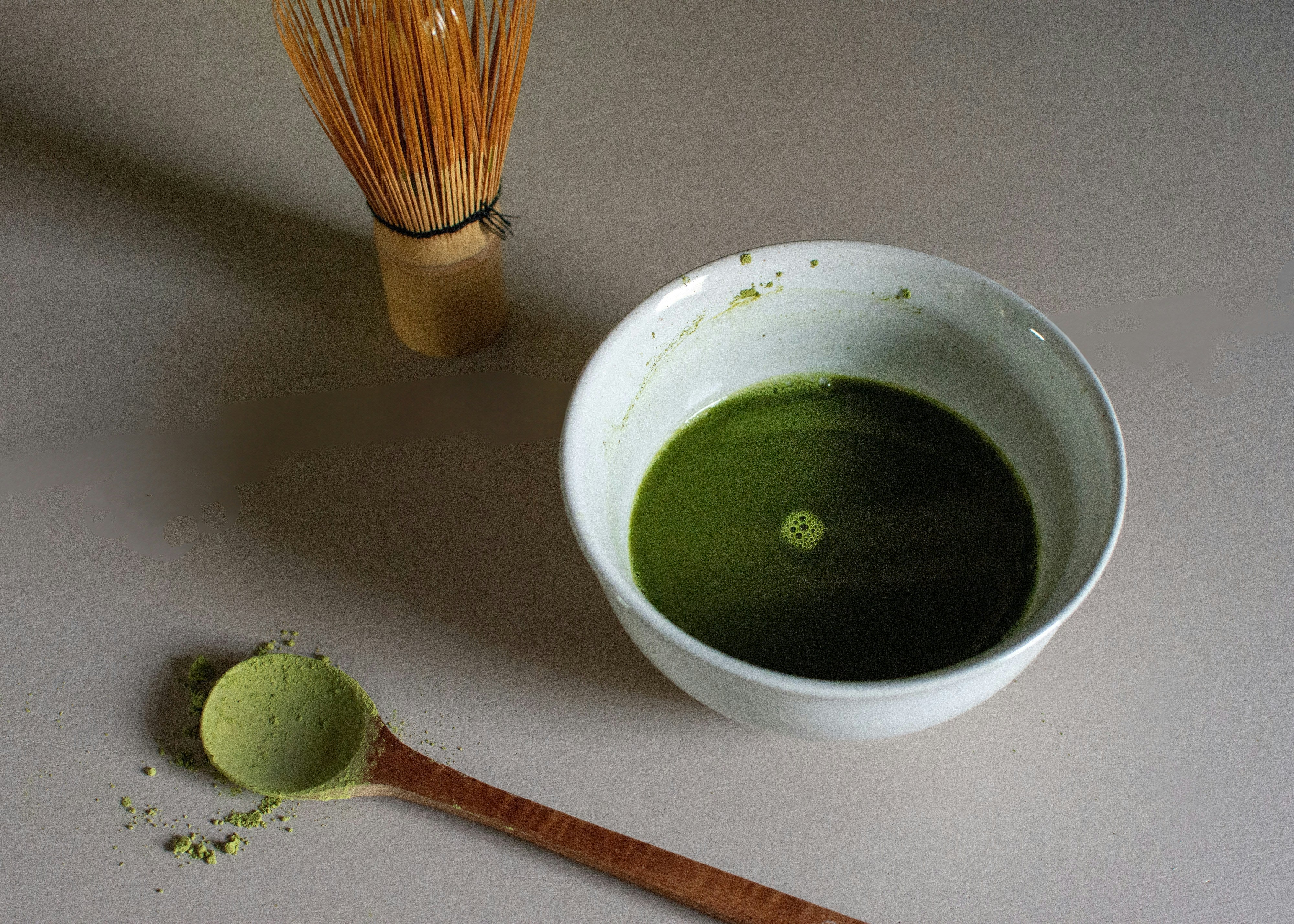お茶に合うお菓子!ギフトに喜ばれる堅い醤油おかき