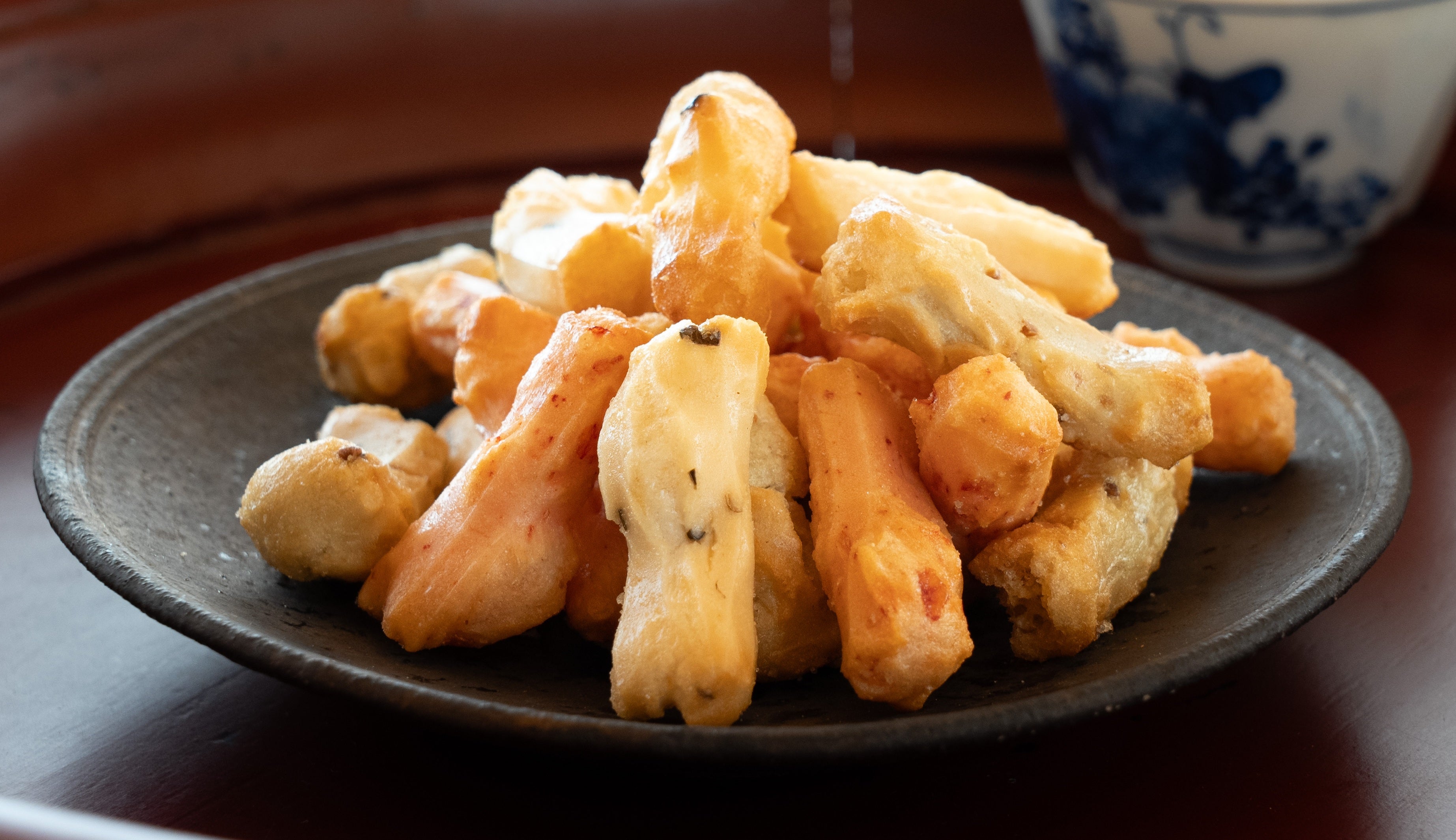 御あられかきもち 味三彩